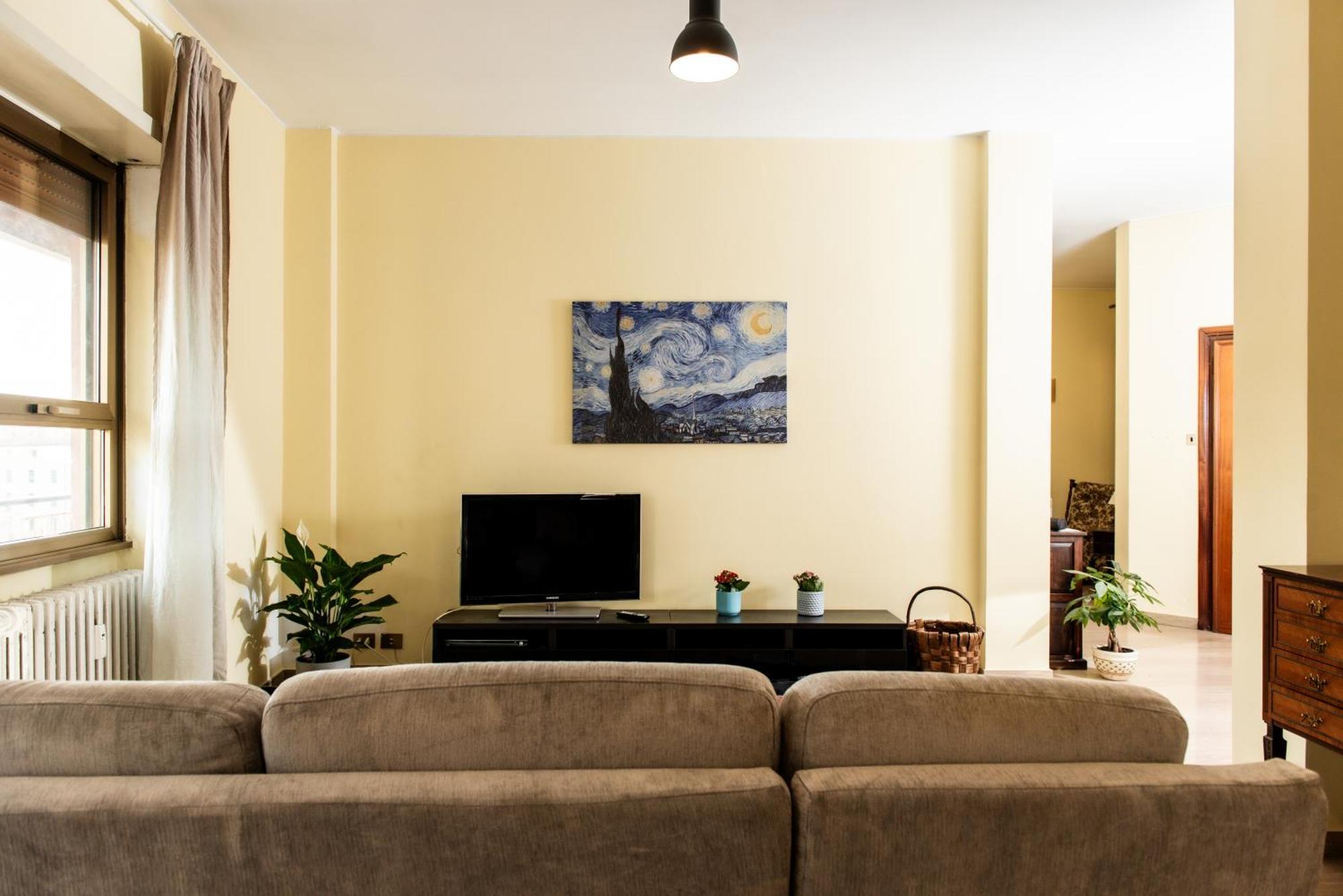 Luminoso E Ampio Laterani36 Apartment Rom